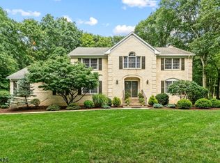 13 Stone Bridge Rd, Sparta, NJ 07871
