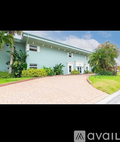 1st image of 220 Columbia Dr APT 4
