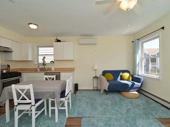 348 Bartlett Ave #1, Staten Island, NY 10312