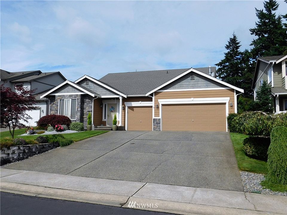 1st image of 8220 68th Avenue E
