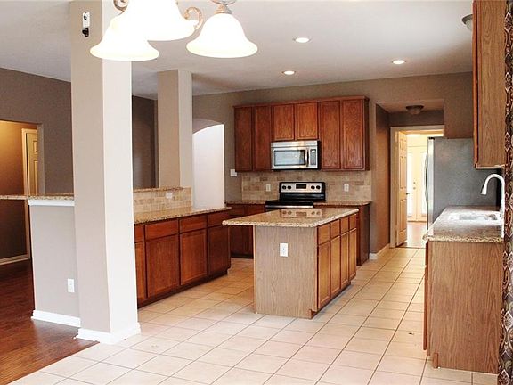 3rd image of 3921 Tidball Dr