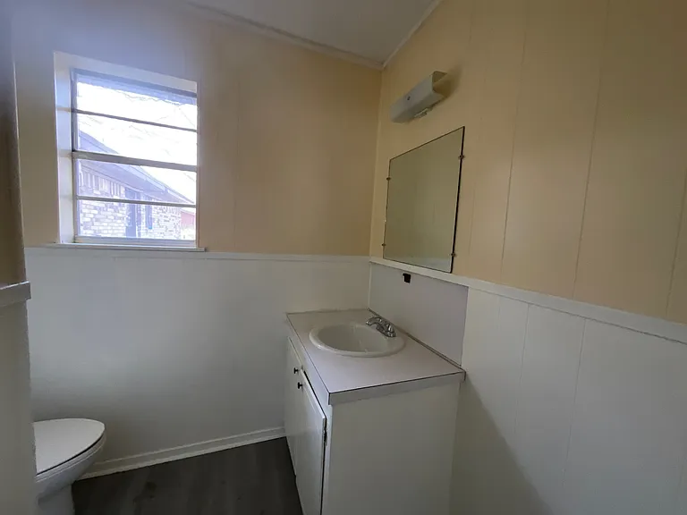 1361 Shady Ln — Photo 15