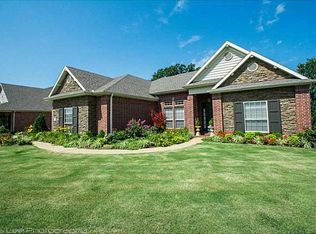 3335 Gunnison Dr, Fayetteville, AR 72703