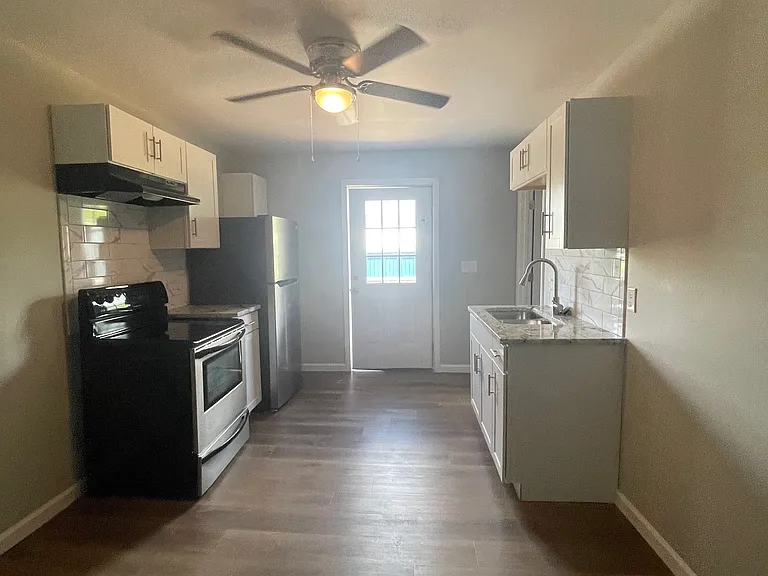 125 E Broadway St #3 — Photo 6