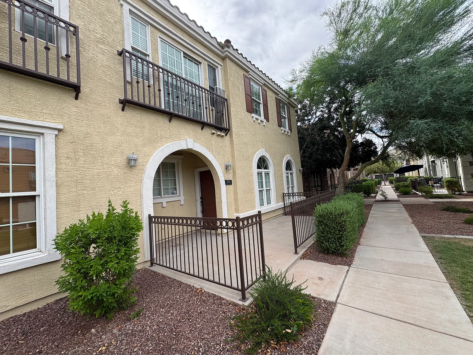 Ready 7/31/19. 3br, 2.5 bath townhome, gated community, Gilbert — Photo 1