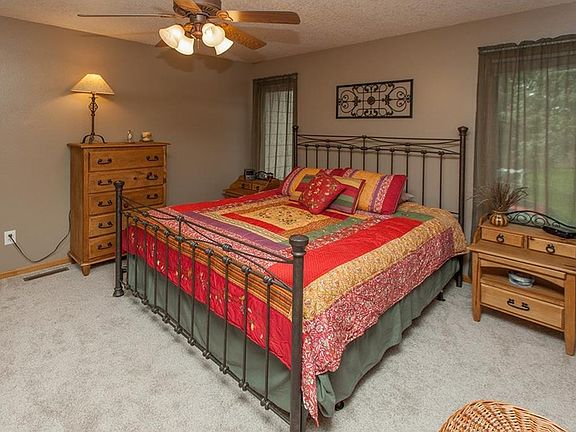 5th image of 5190 SE Parkridge Dr