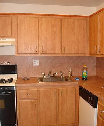3rd image of 13120 SW 92nd Ave #Bph4