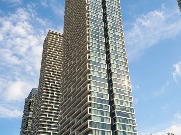 898 Portage Pkwy, Vaughan, ON