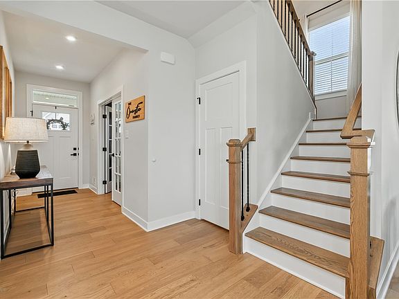 4th image of 1043 Wedgewood Dr