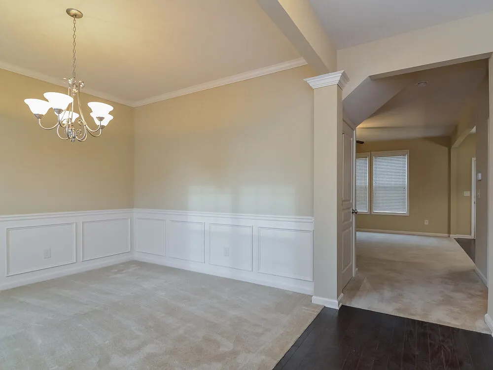 4 bed, 2.0 bath, 2007 sqft, $2,470 — Photo 2