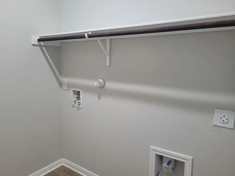 320 Caleb Ct — Photo 15
