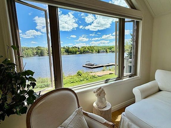3rd image of 4721 Bayside Dr