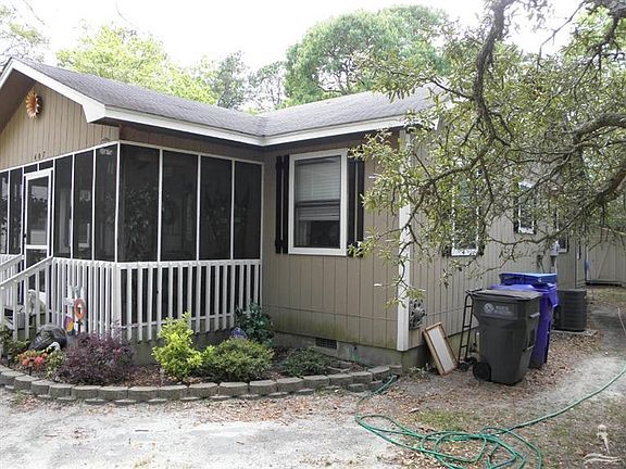 3rd image of 407 NE Crowell Street