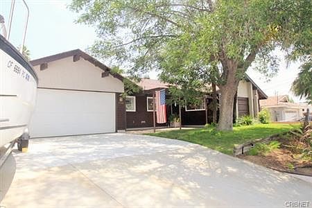 3rd image of 13516 Fellows Ave