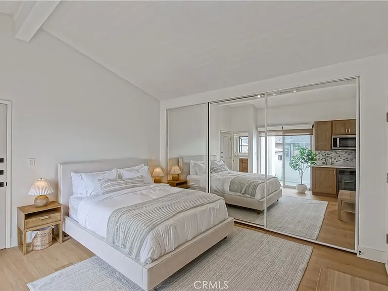 320 Marine Ave — Photo 33