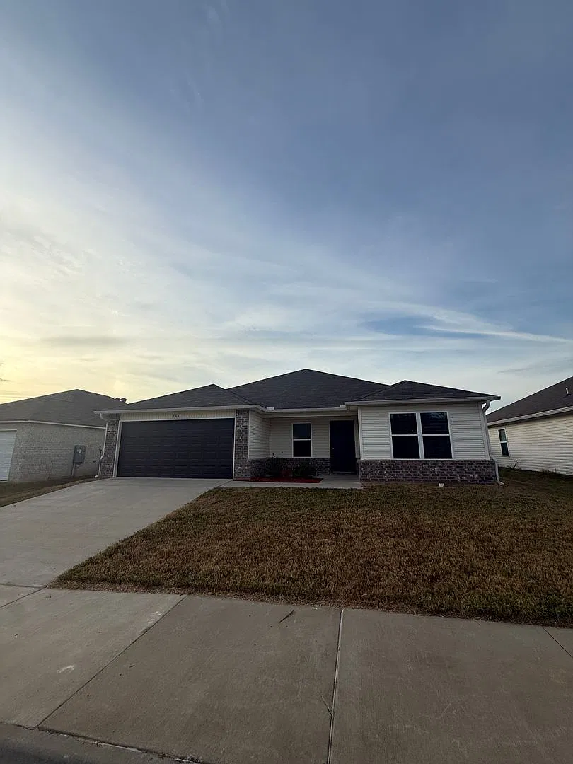 Tour Today! Discover This Beautiful 4-Bedroom, 2-Bath Home with a Private Fenced Backyard in Cypr... — Photo 3