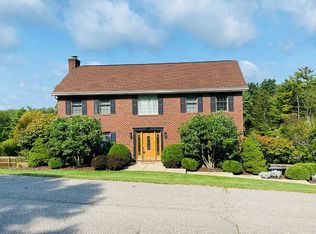 10 Rolling Meadow Ln, Wheeling, WV 26003