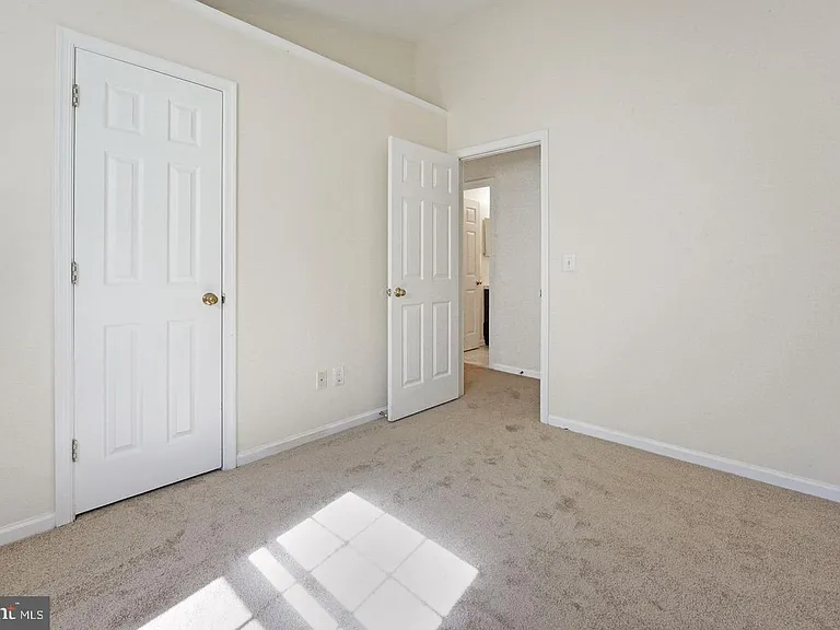 3433 Belleplain Ct — Photo 21