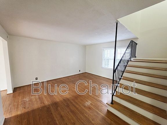 2nd image of 3109 Merrill Ct
