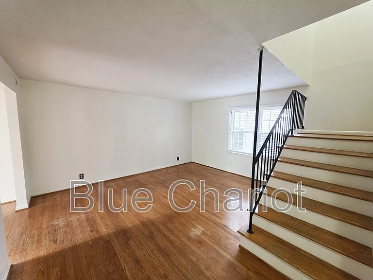 3109 Merrill Ct — Photo 6