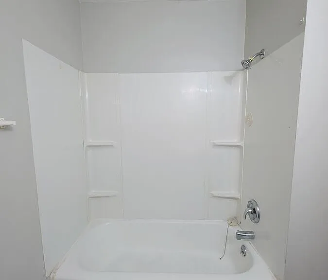 3320 S Oxford Ave #B — Photo 8