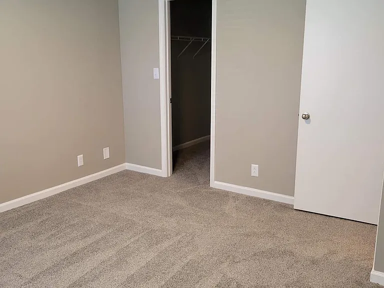COMFORTABLE BEDROOM