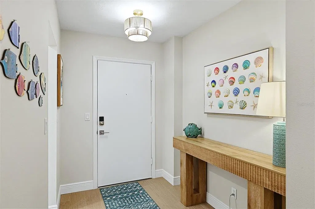 2 bed, 2.0 bath, 1336 sqft, $10,000 — Photo 3