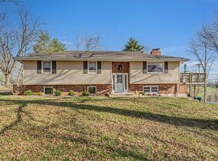 1930 Hillview Rd, Liberty, MO 64068