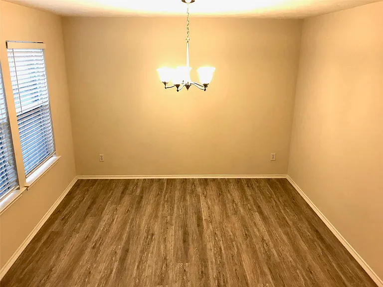 115 S Vesper Bend Cir — Photo 3