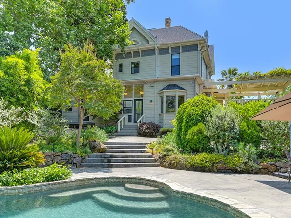 225 Aeolia Dr, Auburn, CA 95603