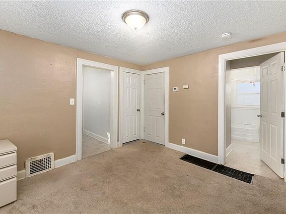 3rd image of 5616 Garfield Ave
