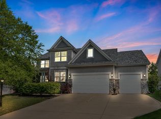 2601 Pennington Pl, Valparaiso, IN 46383