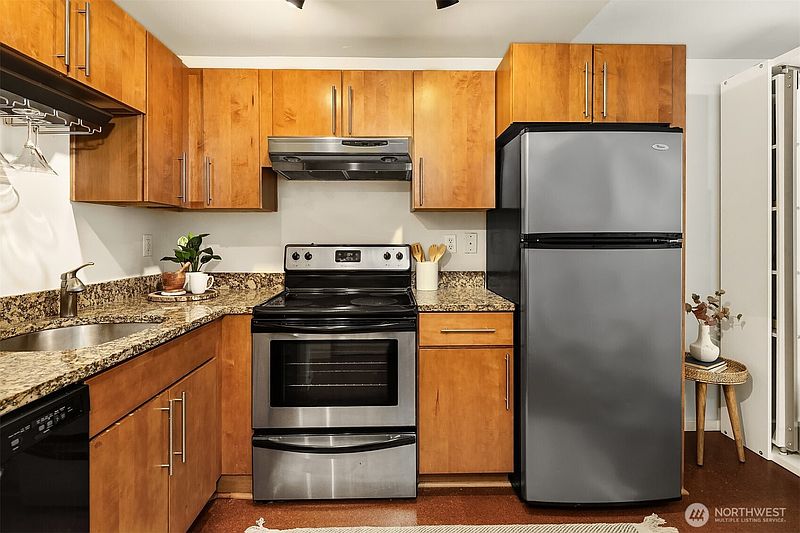 3rd image of 1707 Boylston Avenue #206