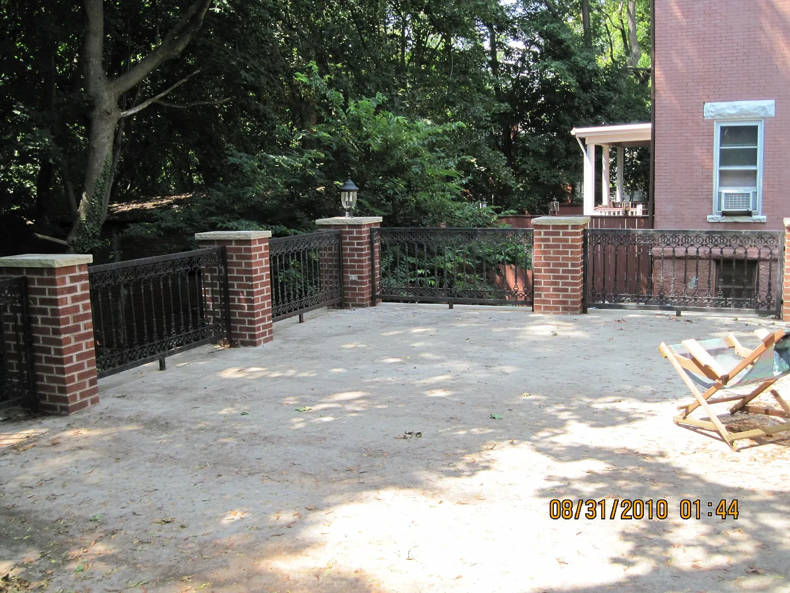 250 Thorn St photo 1