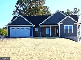 407 S Summit Ave, Woodstock, VA
