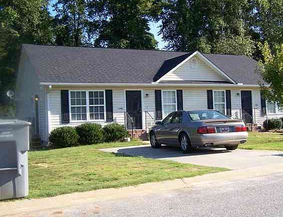 3rd image of 141 Evvalane Dr