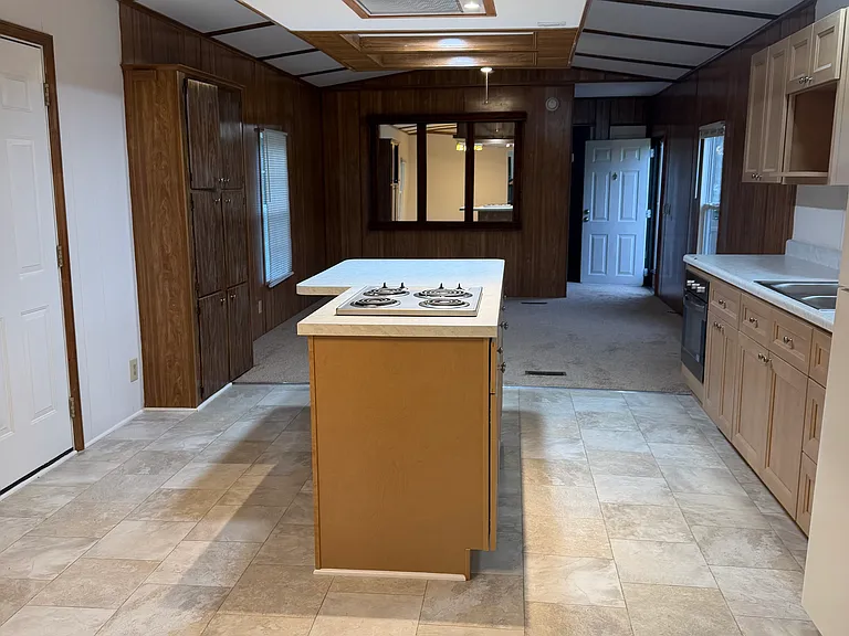 8007 Nellis Ln — Photo 2