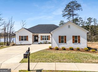 407 Lakeview Way, Lagrange, GA 30241