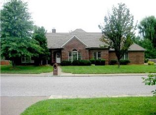 3055 Trailwood Dr, Newburgh, IN 47630