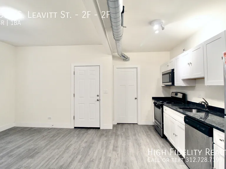 1922 S Leavitt St #2F — Photo 4