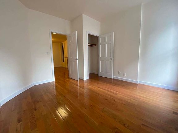 5th image of 303 E 76th St APT 10