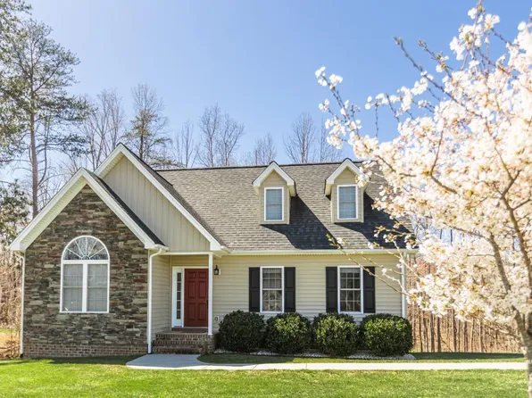 213 Ridgeline Dr, Concord, VA 24538