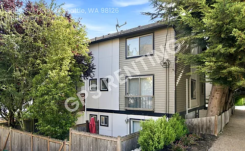 3406 SW Holly St Photo 1
