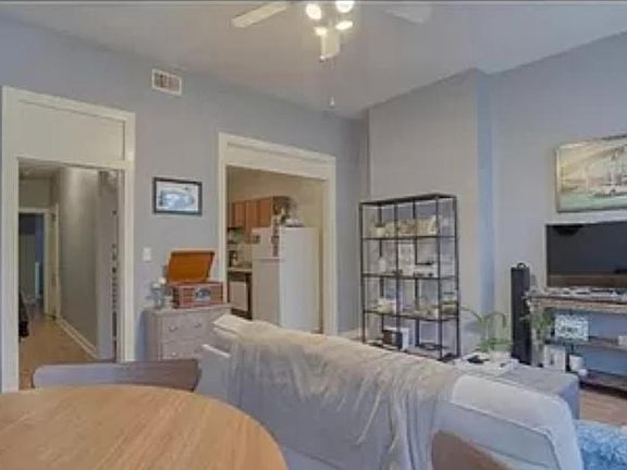 2nd image of 905 N Calvert St #3