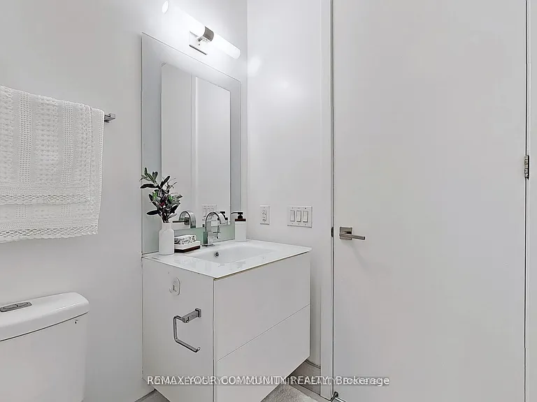 111 Saint Clair Ave W #1828 — Photo 25