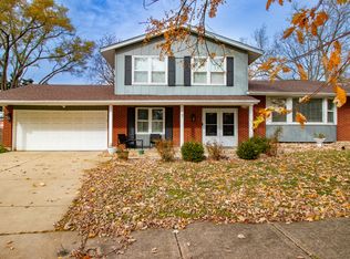 7 Purchase Ct, Bolingbrook, IL 60440