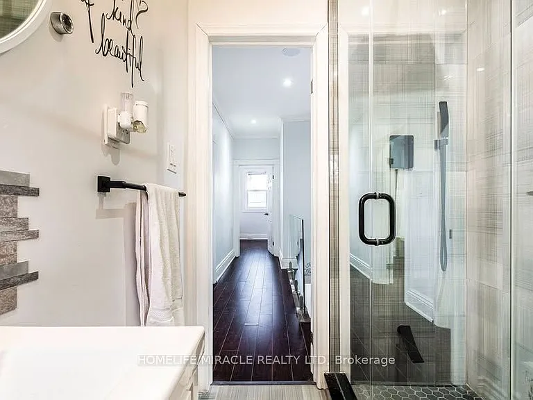 88 Niagara St — Photo 15