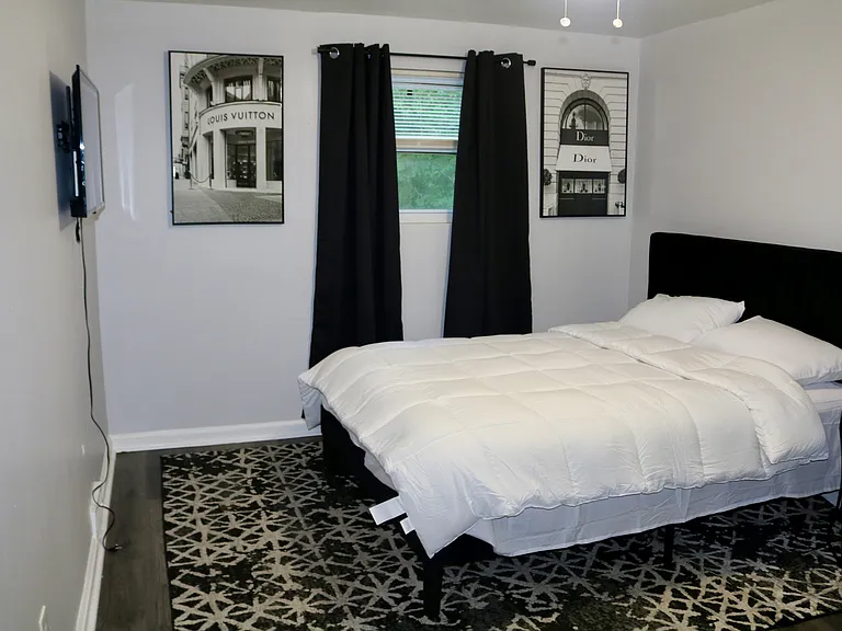 159 W Maryland Ave #2 — Photo 5