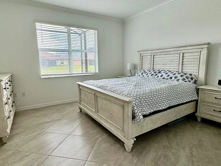 2066 Tamarron Ln — Photo 12
