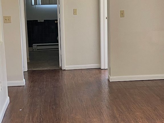 3rd image of 34 Springbrook Cir